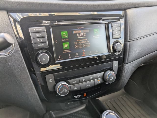 Used 2018 Nissan Rogue SV w/ Premium Package AWD/4WD image 11