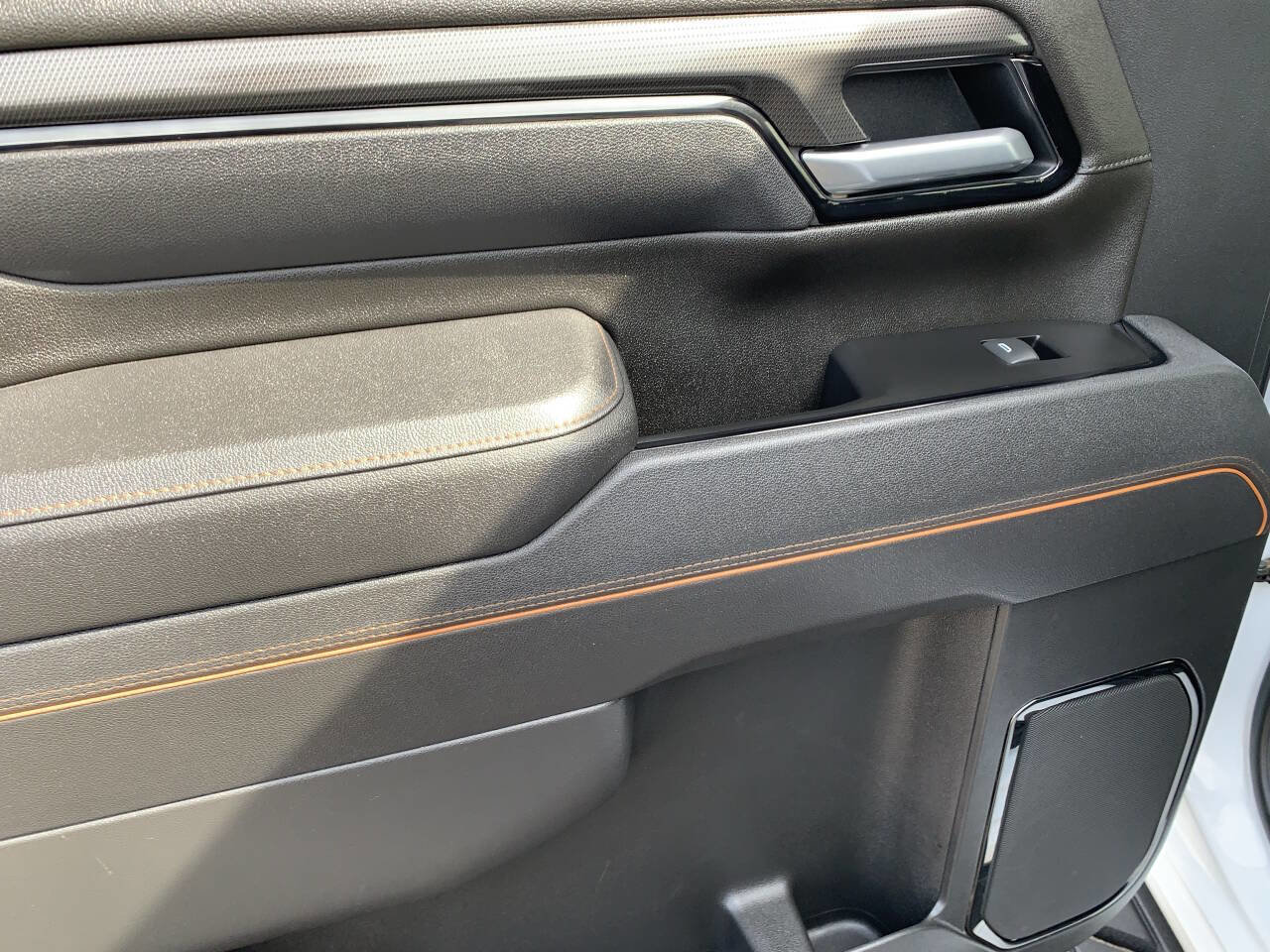 Used 2025 GMC Sierra 3500 AT4 w/ AT4 Premium Plus Package image 31