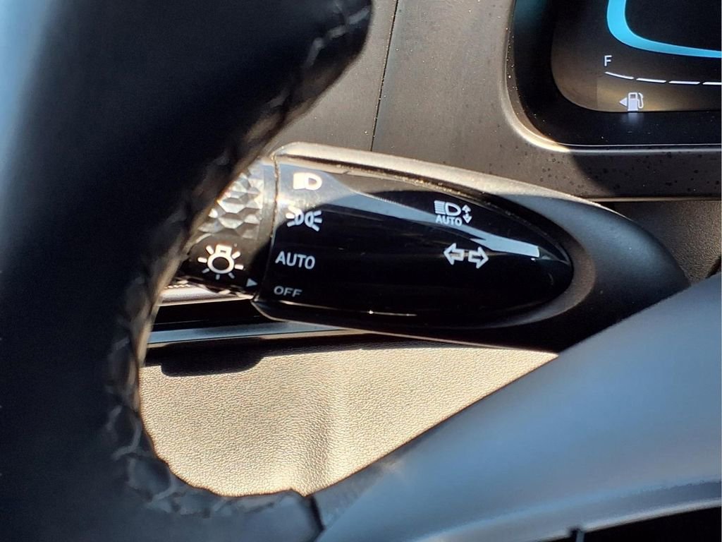 Used 2025 Hyundai Elantra Sport FWD image 19