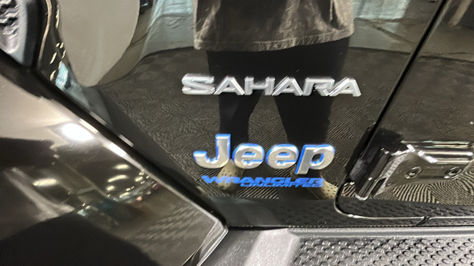 Used 2022 Jeep Wrangler Unlimited Sahara AWD/4WD image 11