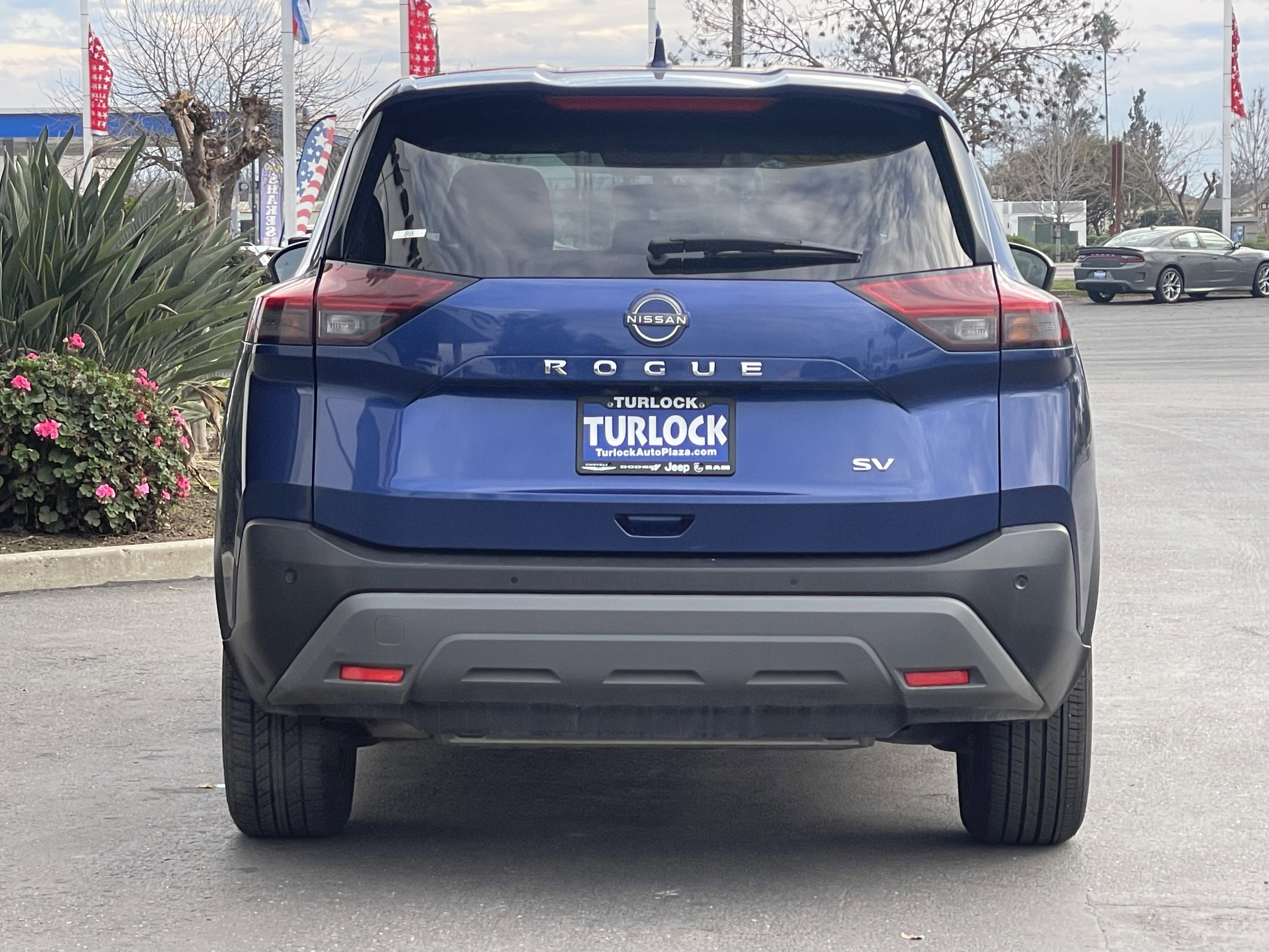 Used 2023 Nissan Rogue SV image 9