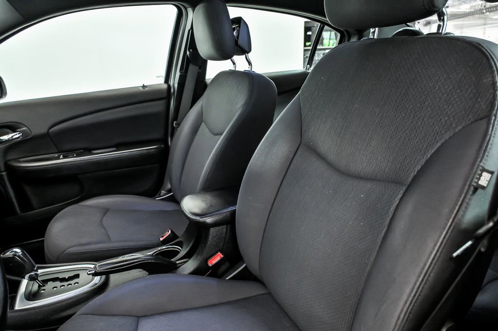 Used 2013 Chrysler 200 Touring FWD image 13