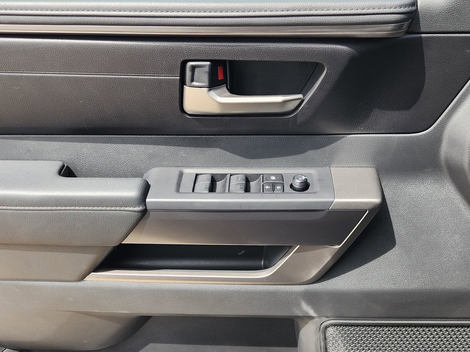 Used 2024 Toyota Tundra SR5 w/ SR5 Premium Package image 27