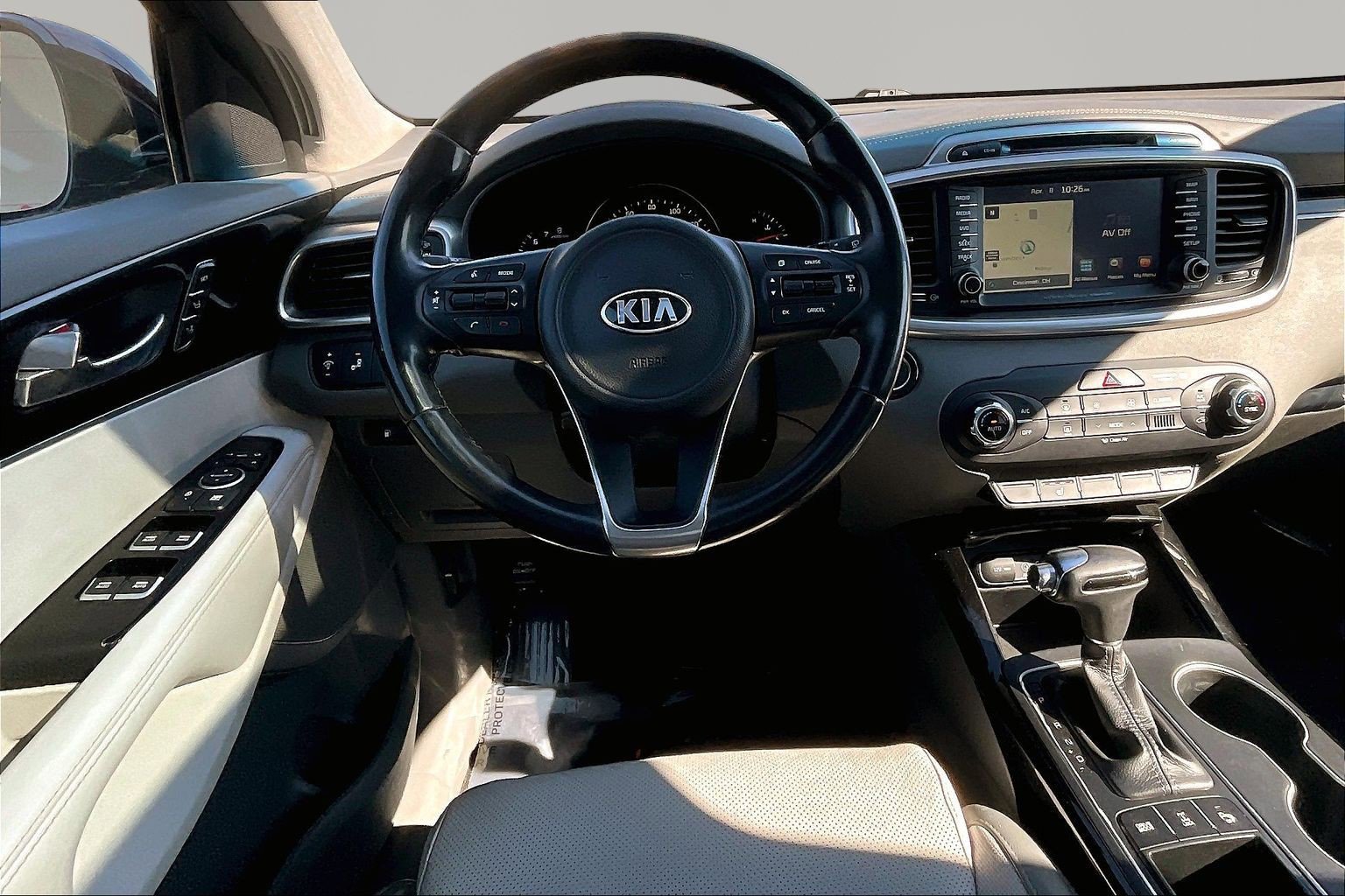 Used 2016 Kia Sorento SX image 8