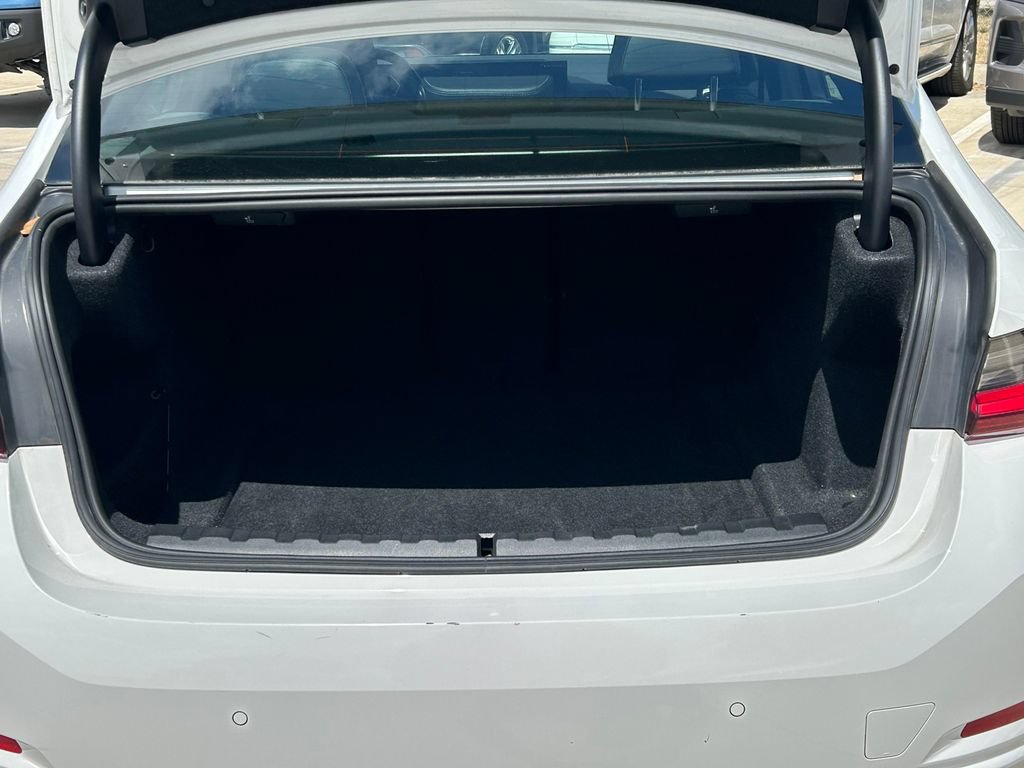 Used 2025 BMW 330i Sedan RWD image 14