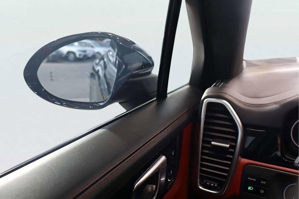 Used 2019 Porsche Cayenne Base image 29