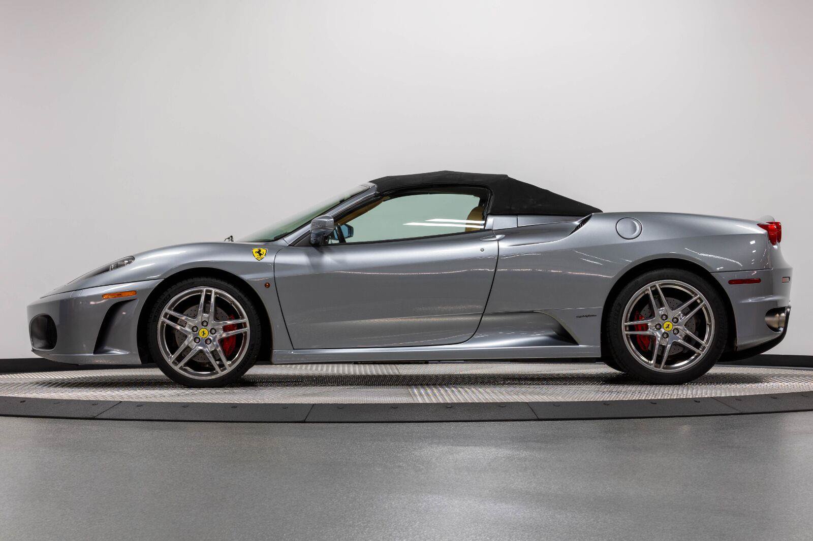 Used 2006 Ferrari F430 Spider RWD image 2