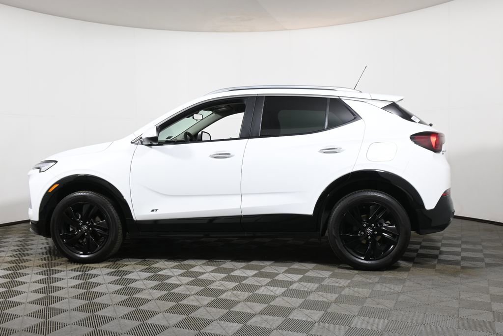 Used 2025 Buick Encore GX Sport Touring w/ Advanced Technology Package image 2