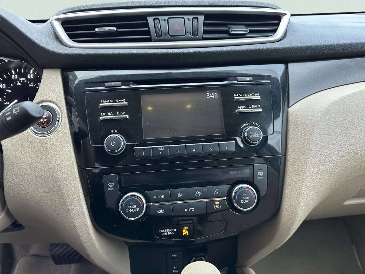 Used 2014 Nissan Rogue SV image 26