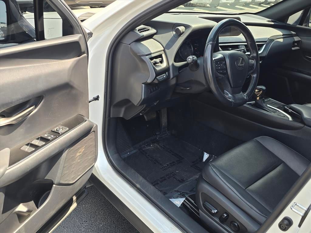 Used 2019 Lexus UX 200 w/ Premium Package FWD image 9