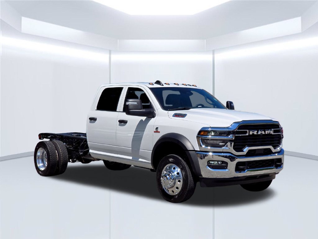 New 2026 RAM 5500 Tradesman w/ Chrome Appearance Group AWD/4WD image 14