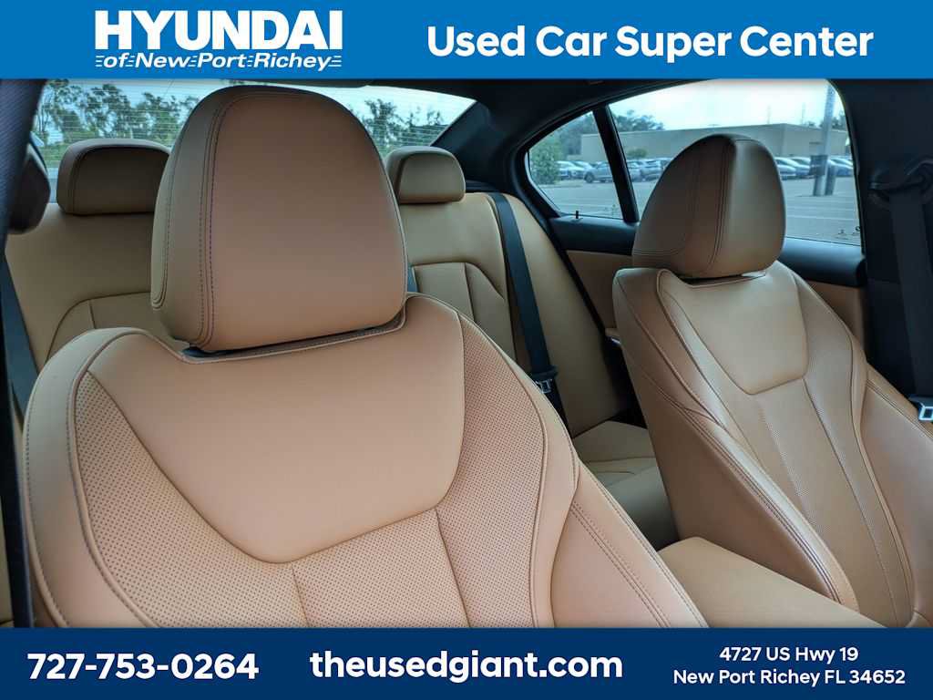 Used 2022 BMW 330e w/ M Sport Package RWD image 6