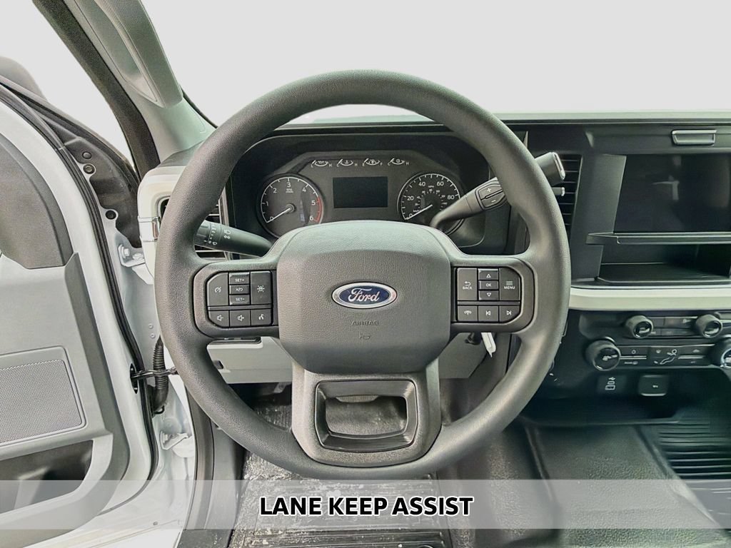 New 2026 Ford F550 4x4 Crew Cab image 3