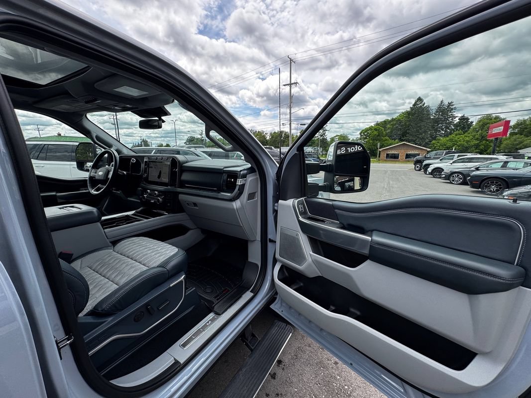 Used 2024 Ford F350 Limited w/ FX4 Off-Road Package AWD/4WD image 31