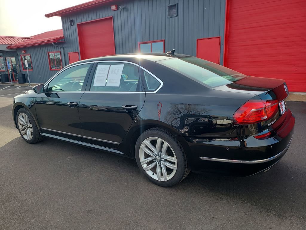 Used 2016 Volkswagen Passat 1.8T SEL Premium image 6