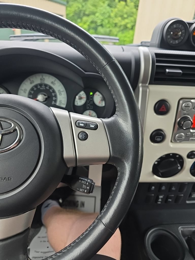 Used 2014 Toyota FJ Cruiser 4WD w/ Upgrade Package image 28