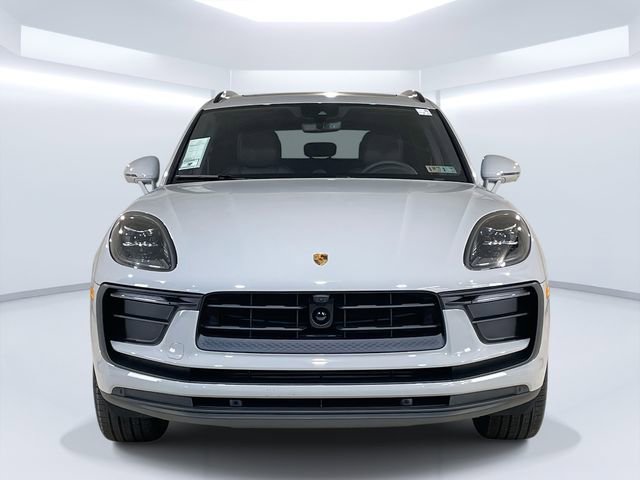 New 2026 Porsche Macan image 2