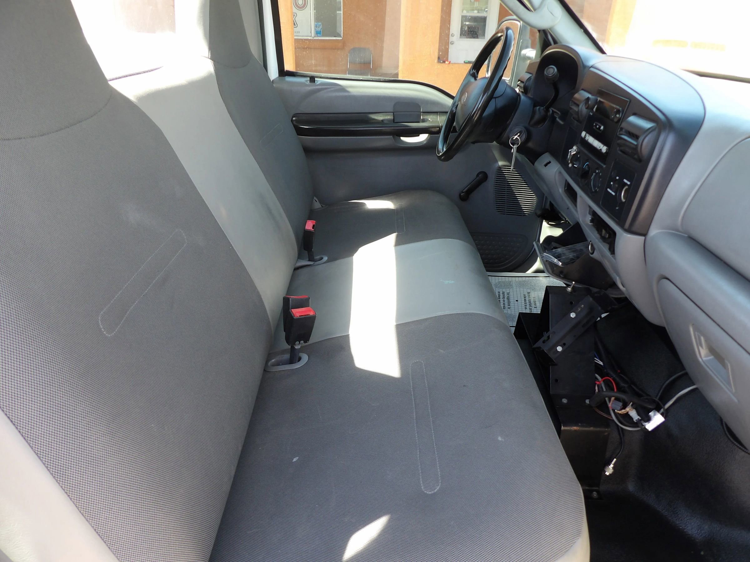 Used 2005 Ford F350 XL RWD image 12