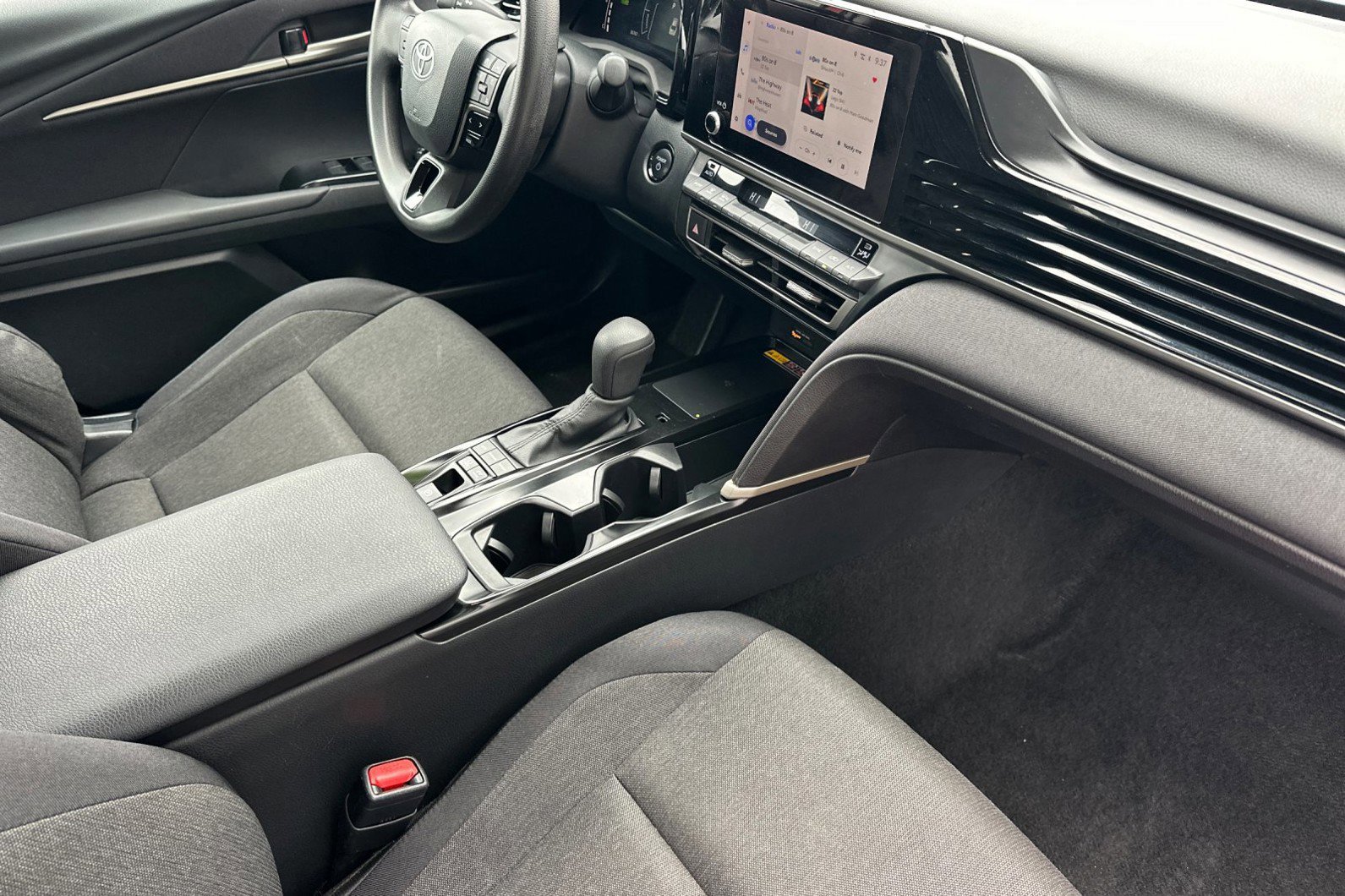 Used 2025 Toyota Camry LE image 15