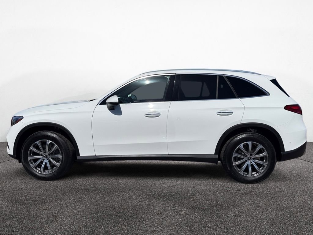 Used 2024 Mercedes-Benz GLC 300 image 2