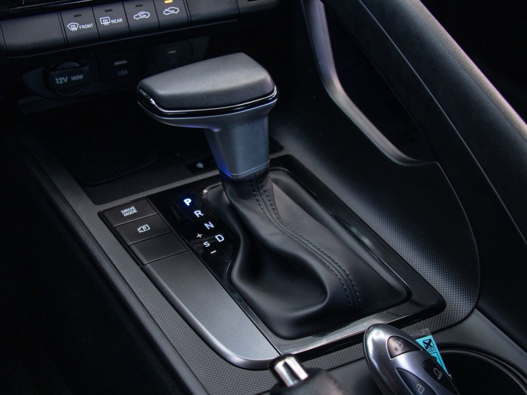 Used 2025 Hyundai Elantra Sport image 17