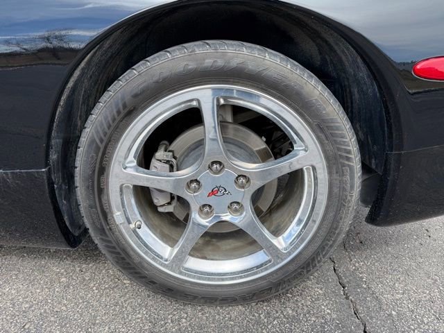 Used 2004 Chevrolet Corvette Convertible w/ Preferred Equipment Group image 9