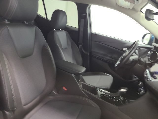 Used 2020 Buick Encore GX Preferred w/ Cold Weather Comfort Package FWD image 11