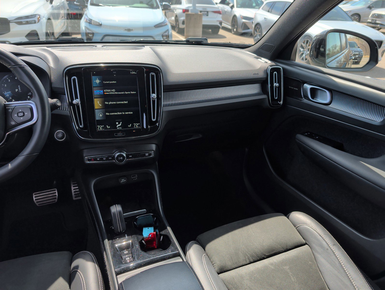 Used 2022 Volvo XC40 T5 R-Design image 14