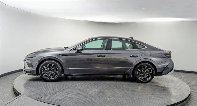 Used 2025 Hyundai Sonata SEL FWD image 3