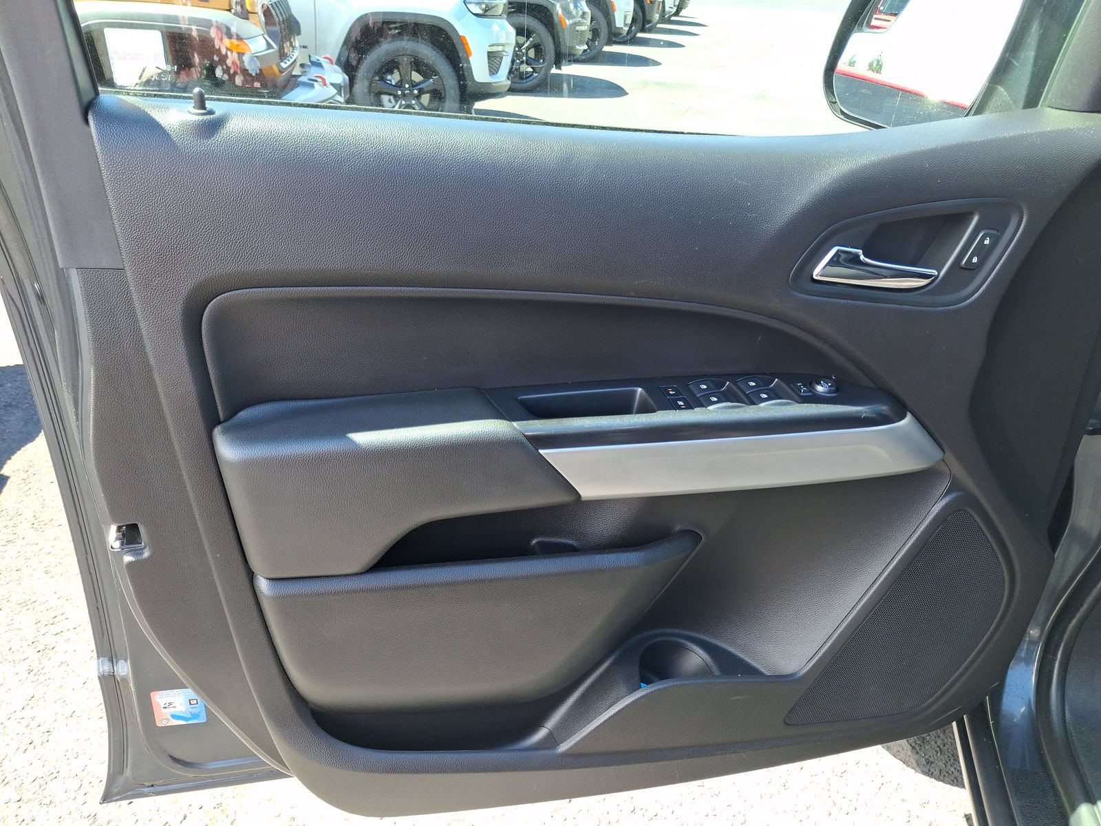 Used 2017 Chevrolet Colorado LT w/ Luxury Package, Chrome AWD/4WD image 15