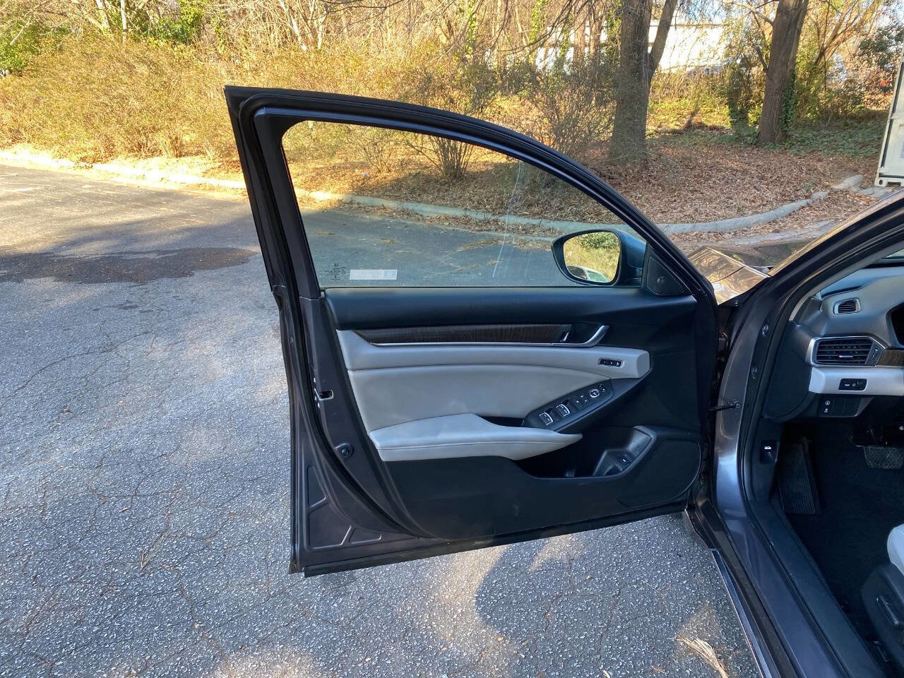 Used 2018 Honda Accord EX-L image 12