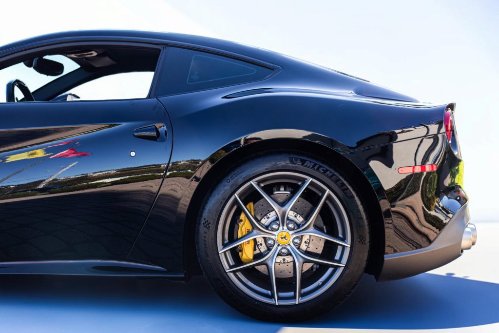 Used 2014 Ferrari F12 Berlinetta RWD image 28