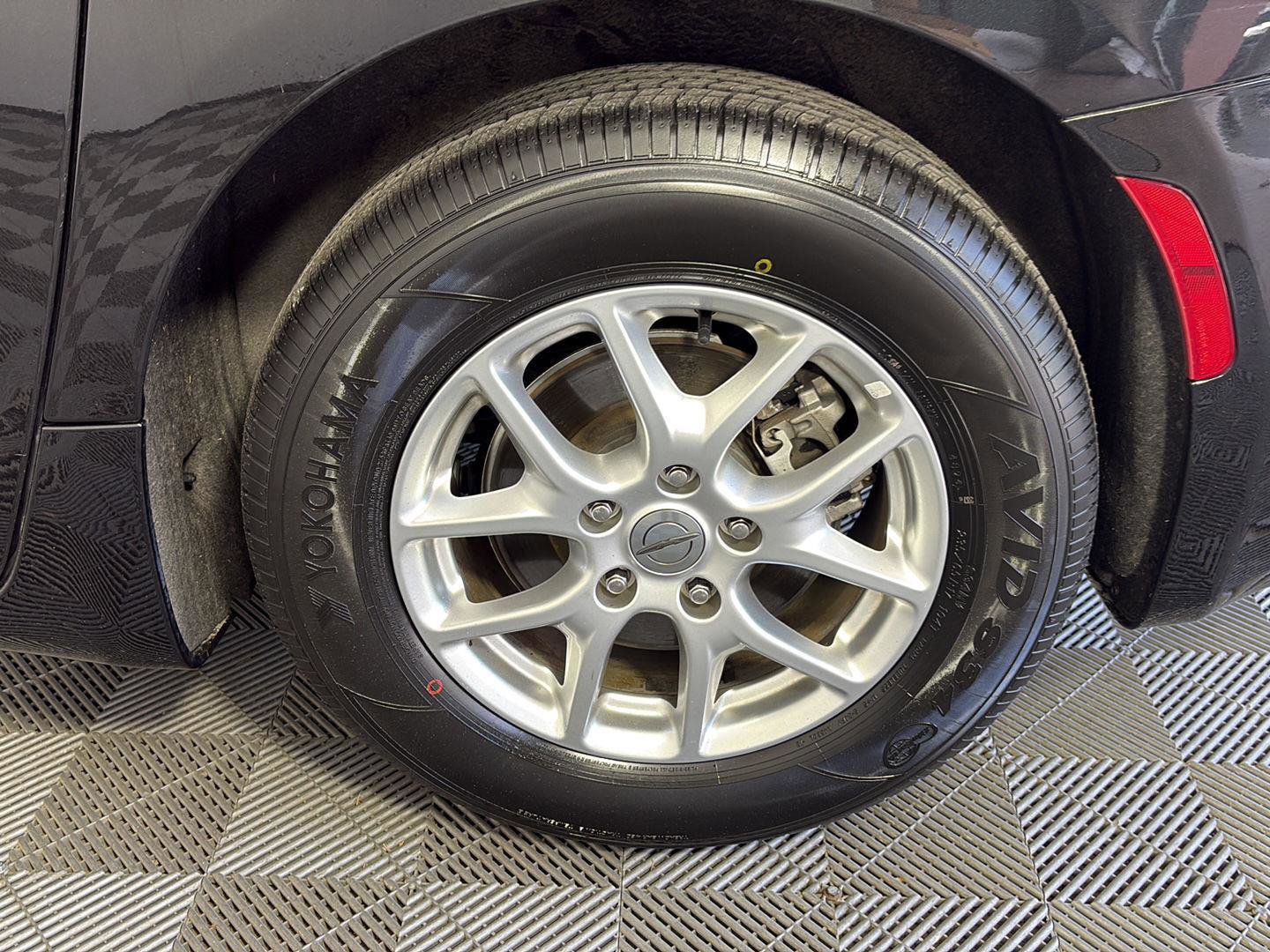 Used 2024 Chrysler Pacifica Touring-L image 13