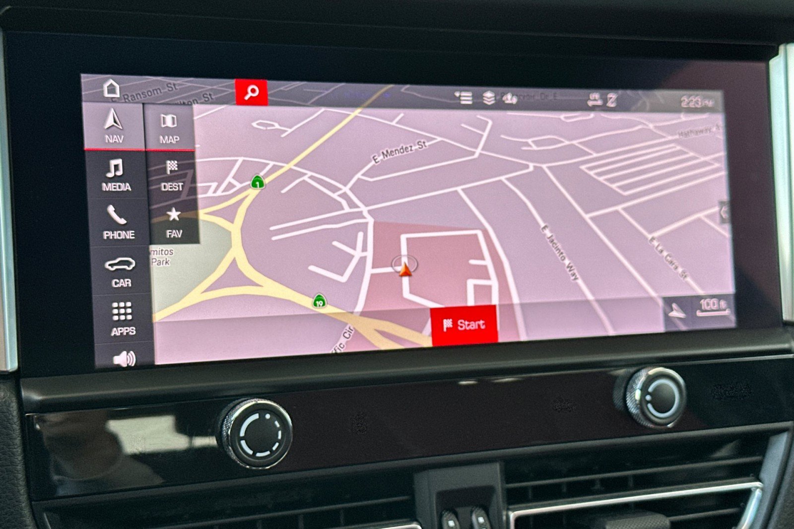 Certified 2023 Porsche Macan S AWD/4WD image 19