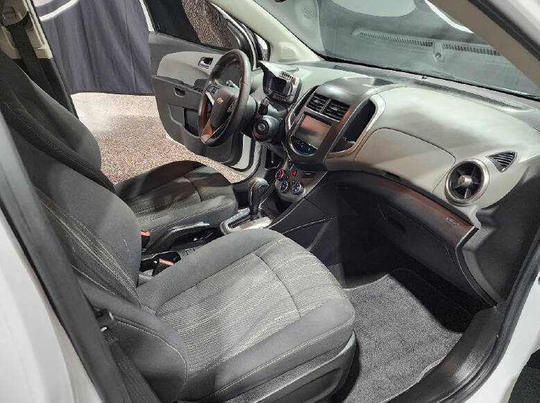 Used 2016 Chevrolet Sonic LT FWD image 11