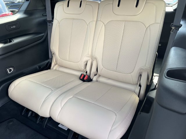 Certified 2025 Jeep Grand Cherokee L Limited w/ Luxury Tech Group II AWD/4WD image 21