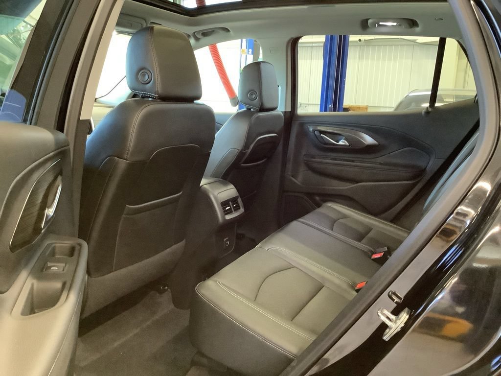Used 2024 GMC Terrain SLT w/ Elevation Edition AWD/4WD image 12