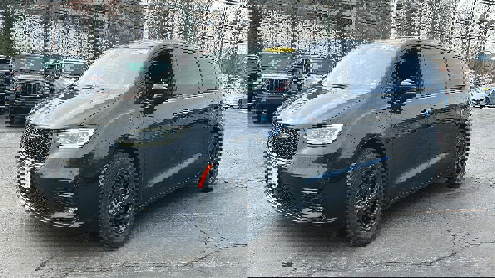 Certified 2022 Chrysler Pacifica Touring-L w/ S Appearance Package image 3