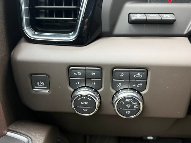 Used 2024 GMC Sierra 2500 Denali w/ Denali Reserve Package AWD/4WD image 34