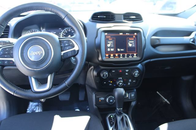 Used 2023 Jeep Renegade Altitude w/ Sun/Sound Group AWD/4WD image 13