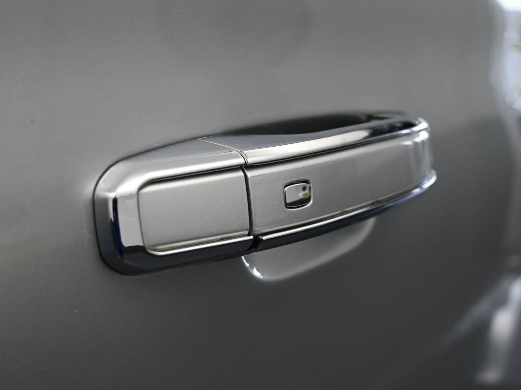 Used 2020 Chevrolet Suburban LT image 48