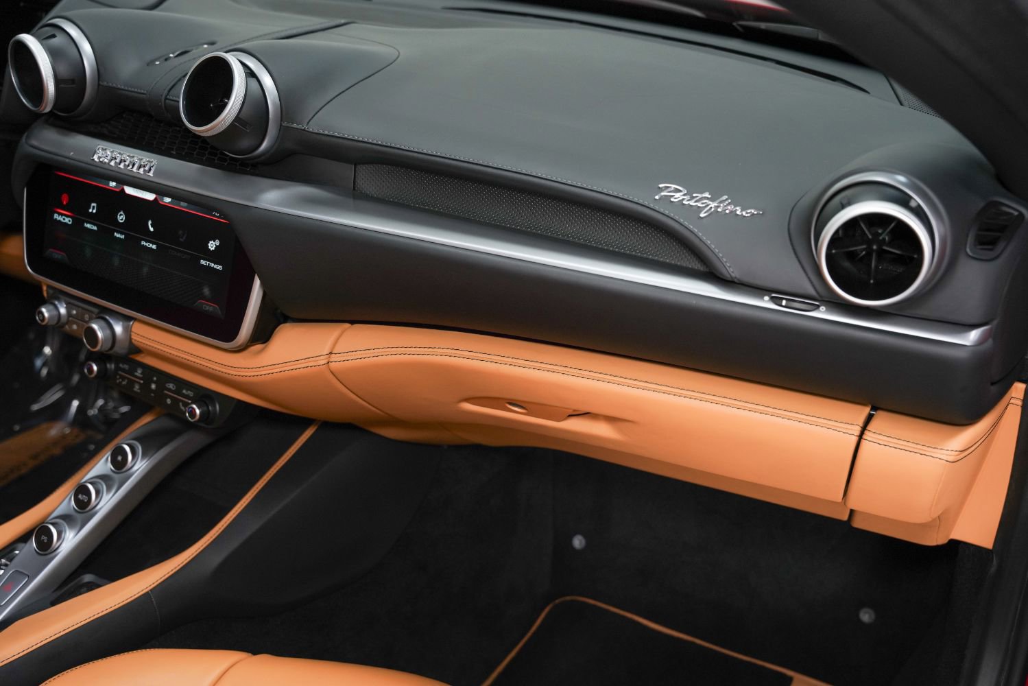 Used 2020 Ferrari Portofino image 33