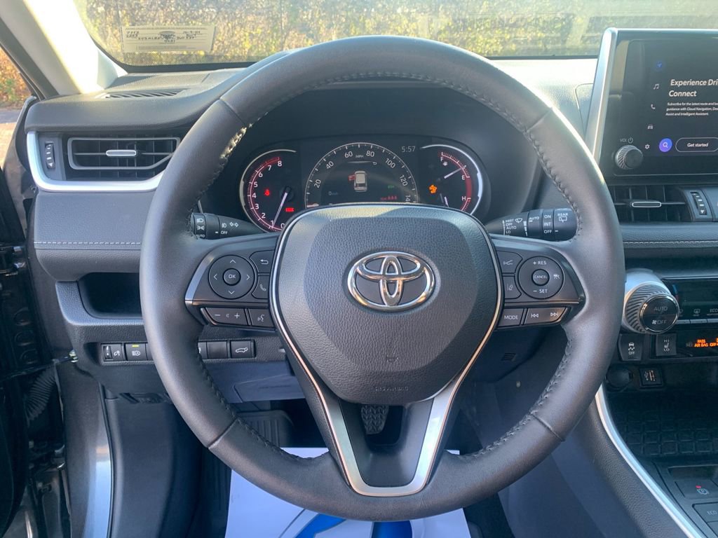 Used 2023 Toyota RAV4 XLE Premium AWD/4WD image 28
