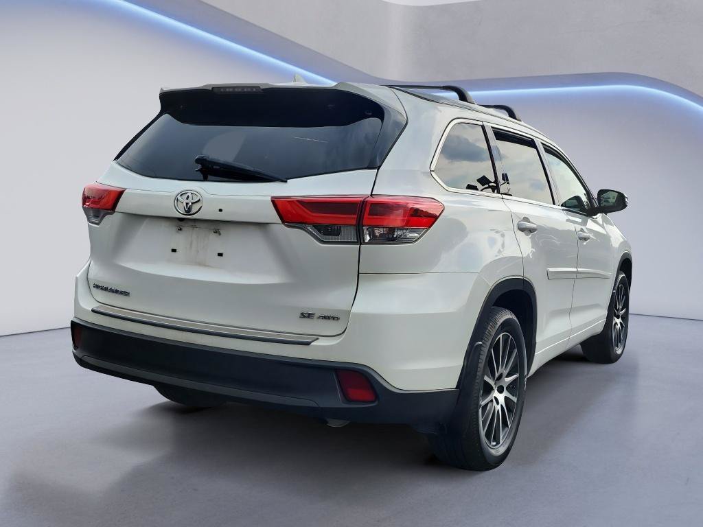 Used 2018 Toyota Highlander SE w/ Protection Package #3 AWD/4WD image 6