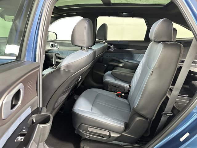 Used 2025 Kia Sorento SX Prestige image 25