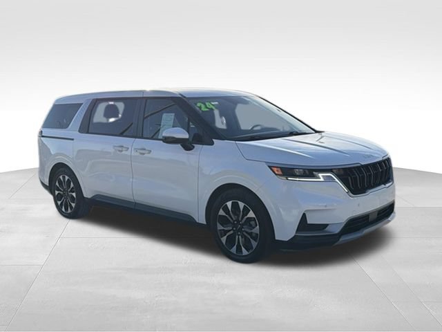 Used 2024 Kia Carnival EX FWD image 7