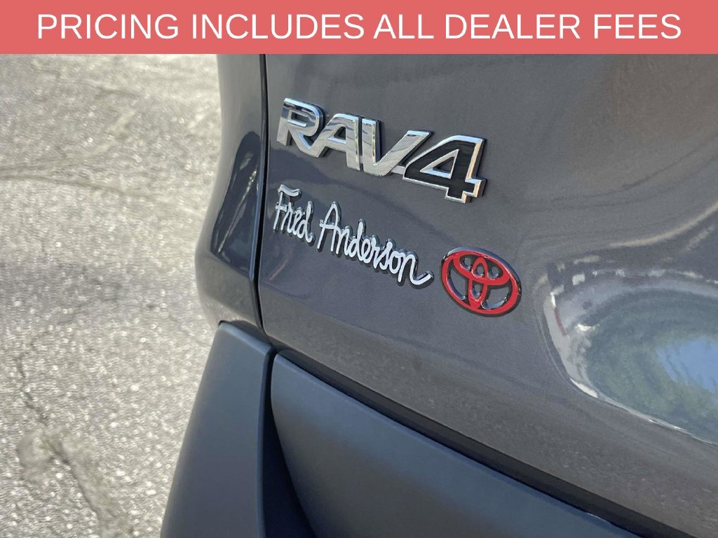 Used 2025 Toyota RAV4 XLE AWD/4WD image 11