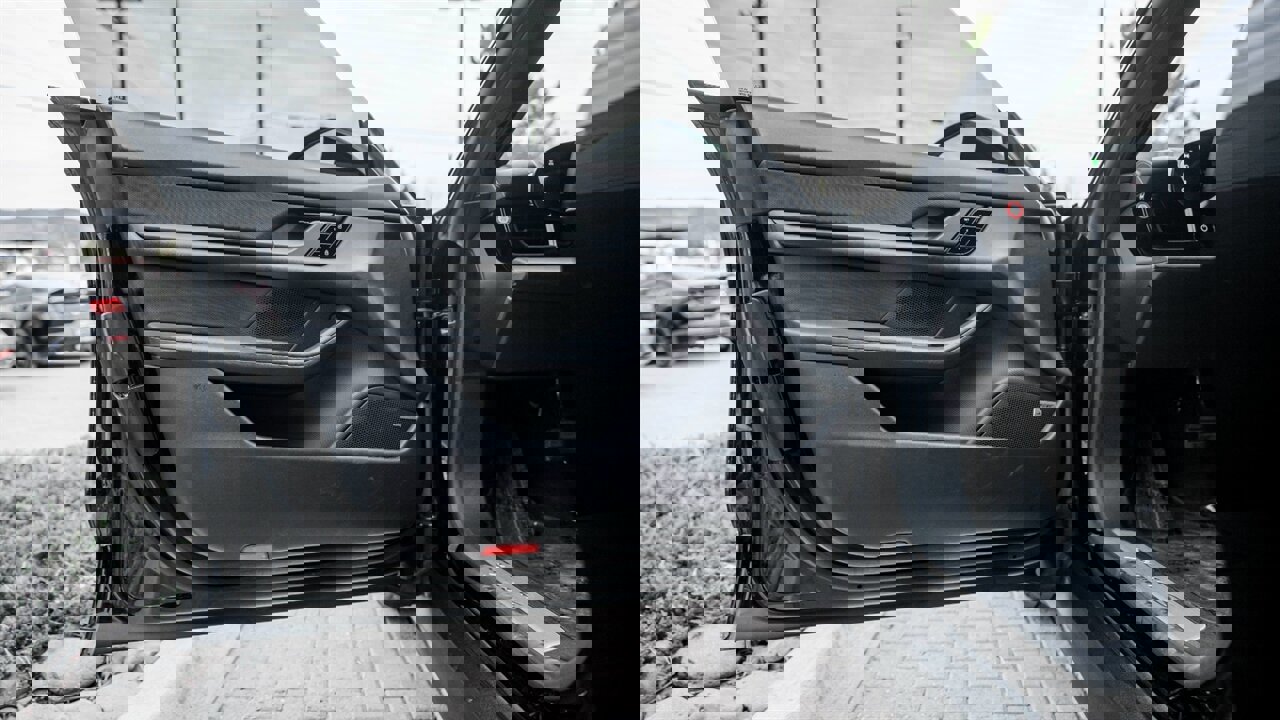 Used 2021 Porsche Taycan 4S image 13