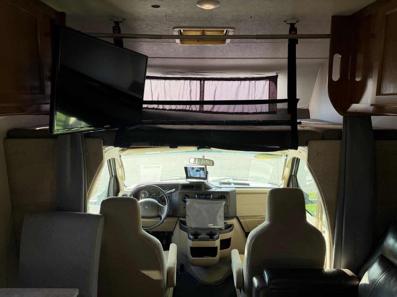 Used 2018 Ford E-350 and Econoline 350 Super Duty w/ Motorhome Prep Package RWD image 23