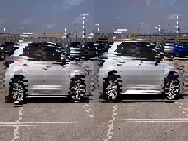 Used 2025 Toyota Corolla SE image 8